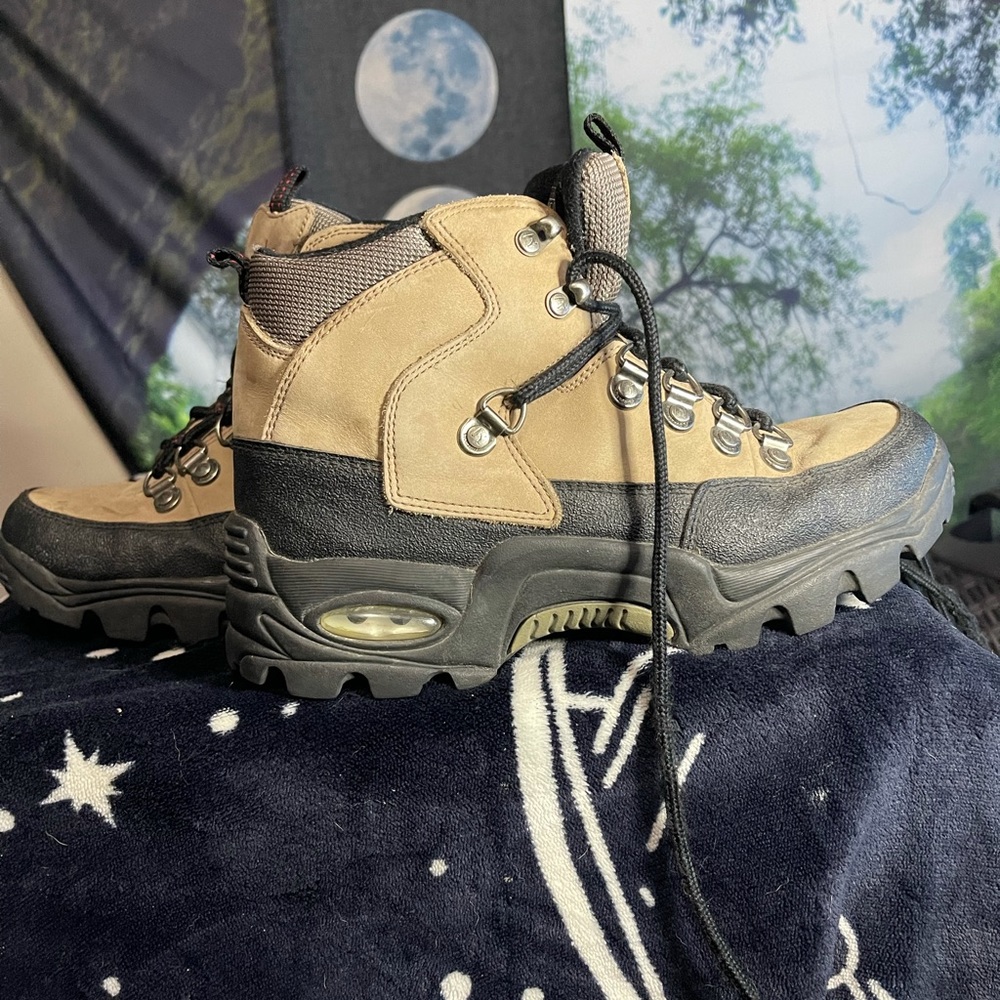 Nevados Hiking Boots Size 7.5
